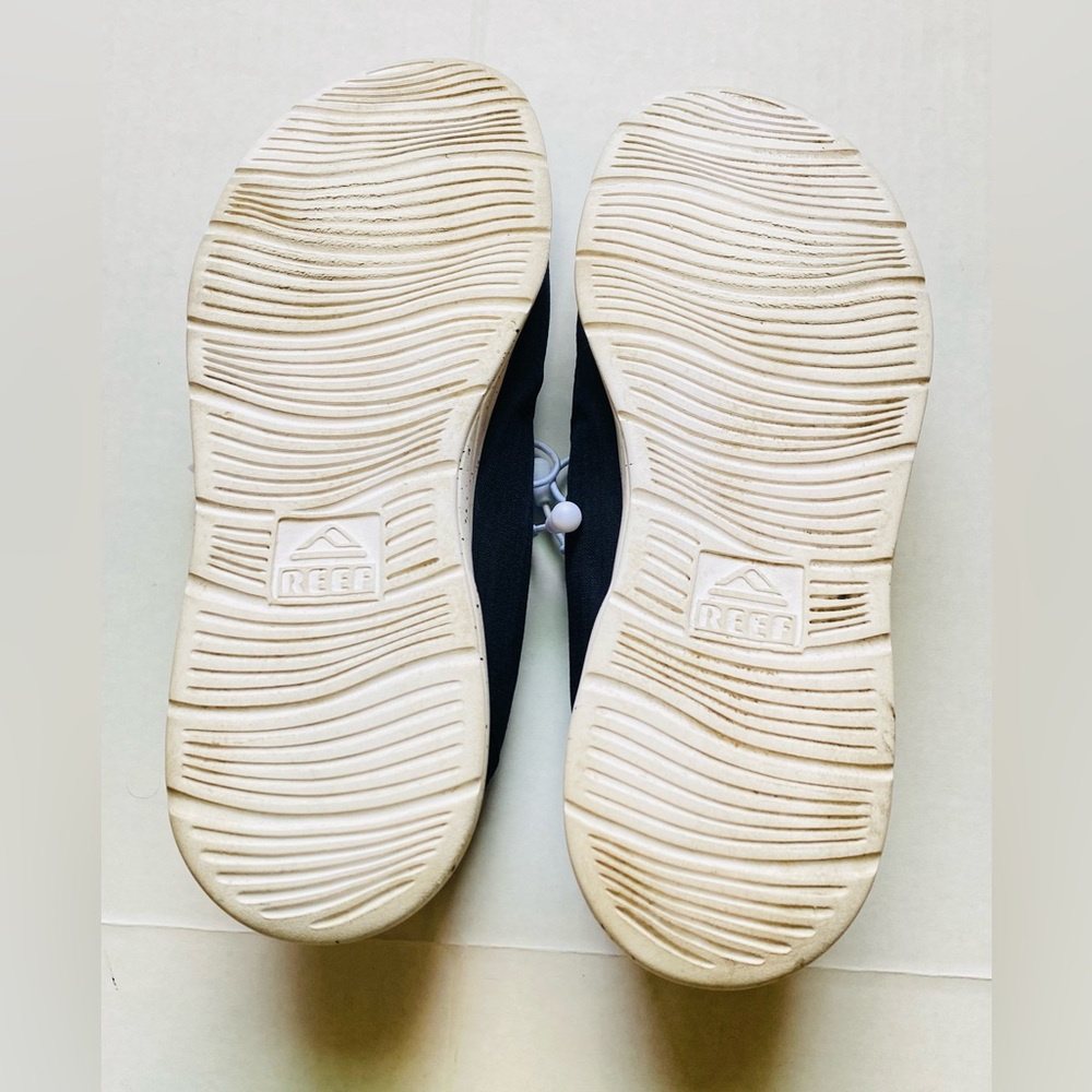 REEF Cushion Coast Slip On Shoes In‎ Black & White - Picture 9 of 9